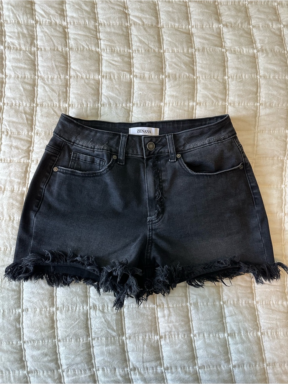 Zenana Outfitters Black Frayed Hem High-Rise Denim Short Size Medium
